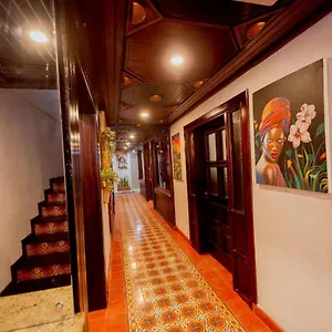 Hotel Retrouvailles